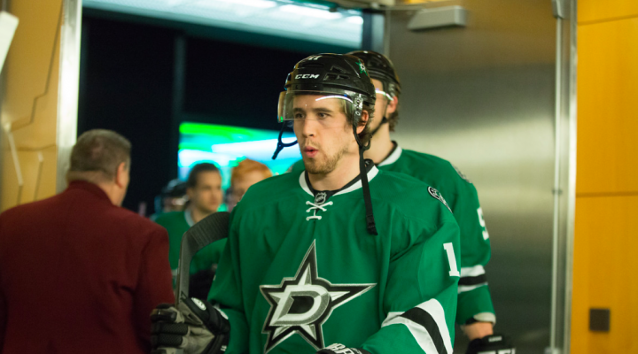 Dallas Stars sign Curtis McKenzie to a one-year contract extension