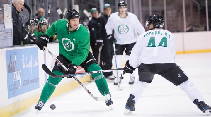Dallas Stars release RJ Umberger from PTO